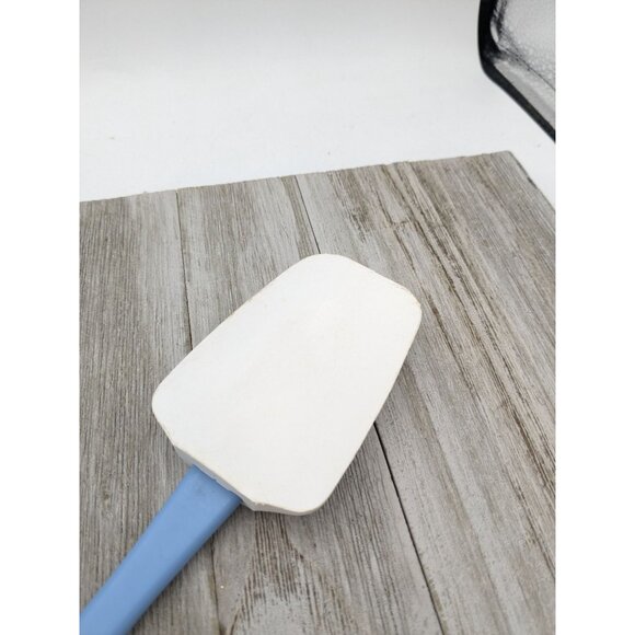 Rubbermaid 0142 Scoop Scraper #2 White Spatula Blue Handle 9 3/4" - Picture 2 of 8